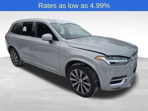Used 2023 Volvo XC90 B6 Plus image 12