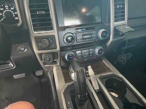 Used 2017 Ford F150 Lariat w/ Equipment Group 502A Luxury RWD image 9