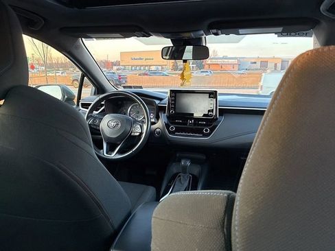 Used 2020 Toyota Corolla SE w/ SE Premium Package image 19