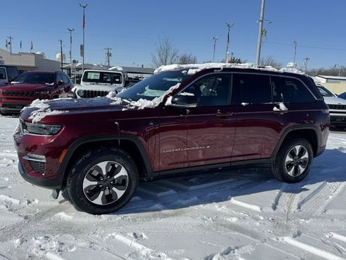 Used 2024 Jeep Grand Cherokee Limited 4xe image 3
