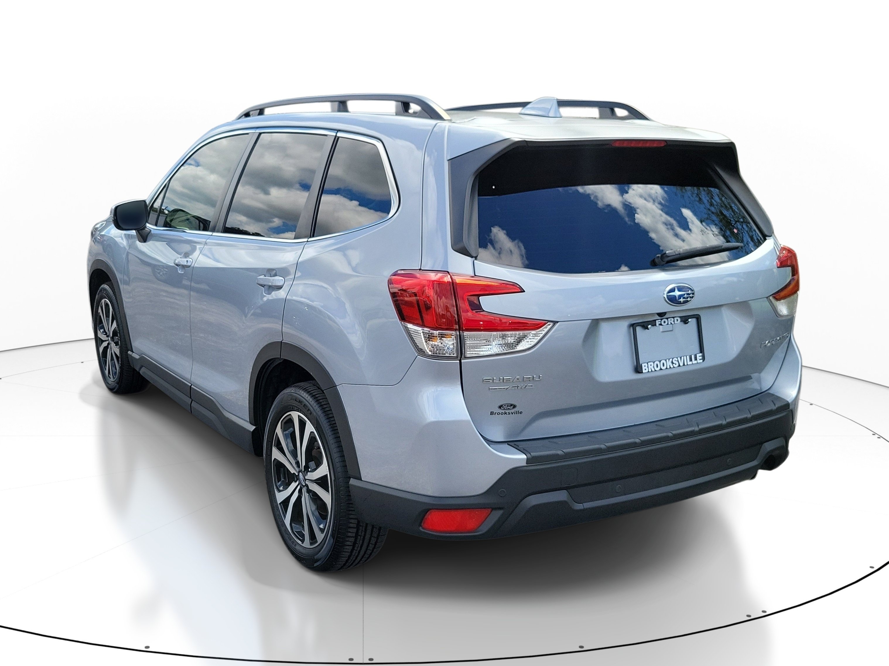 Used 2023 Subaru Forester Limited w/ Popular Package #2 AWD/4WD image 4