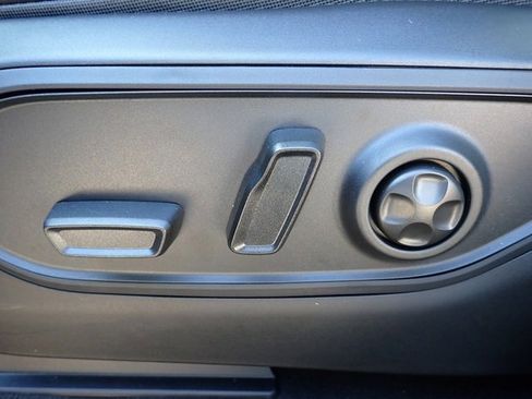 New 2025 Jeep Grand Cherokee Altitude image 17