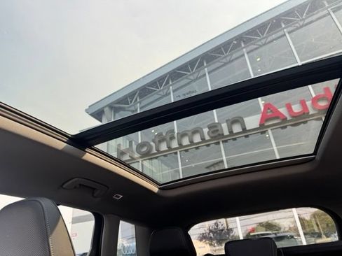 Certified 2025 Audi Q6 e-tron Premium Plus AWD/4WD image 39