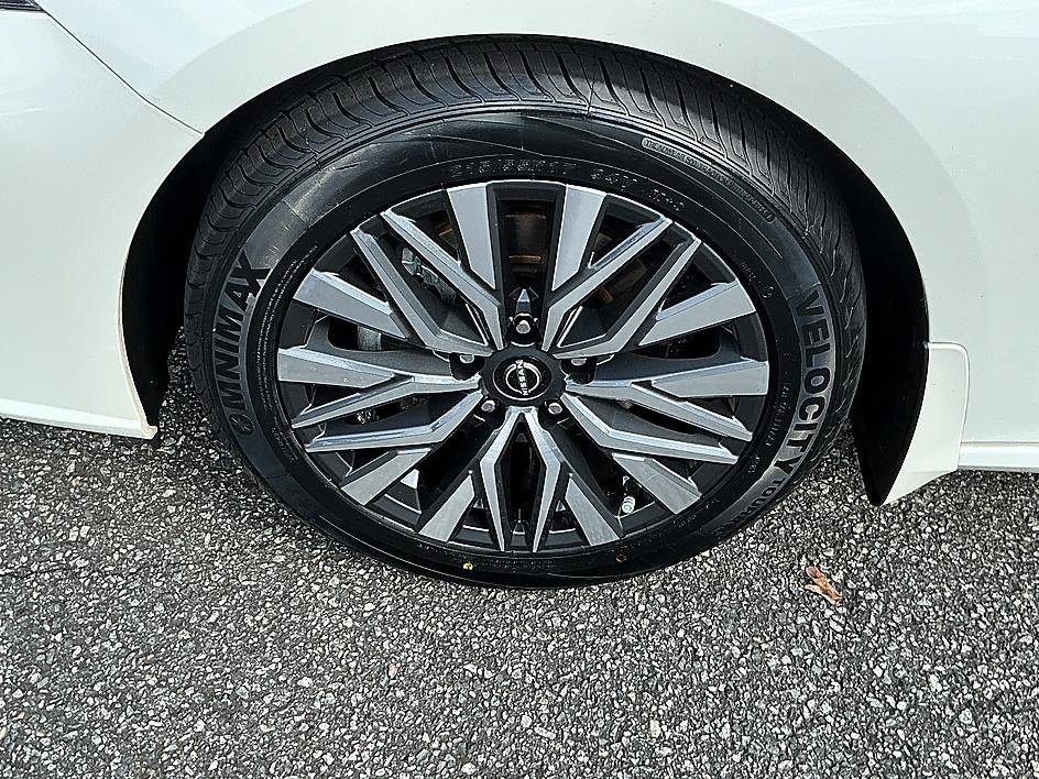 Certified 2024 Nissan Altima 2.5 SV FWD image 8