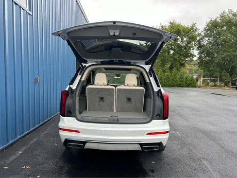 Used 2023 Cadillac XT6 Premium Luxury w/ Technology Package image 16