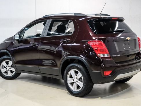 Used 2022 Chevrolet Trax LT w/ LT Convenience Package AWD/4WD image 10