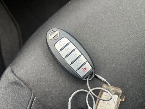 Used 2025 Nissan Altima 2.5 SV FWD image 21