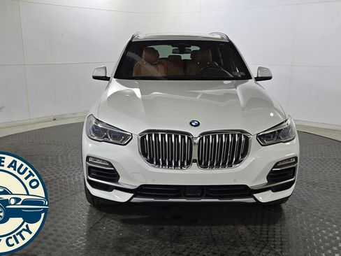 Used 2019 BMW X5 xDrive40i w/ Executive Package AWD/4WD image 2
