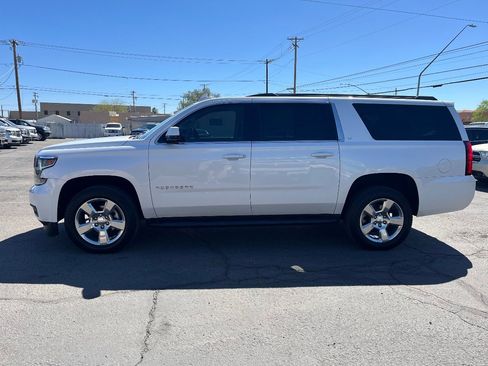 Used 2019 Chevrolet Suburban LT image 9