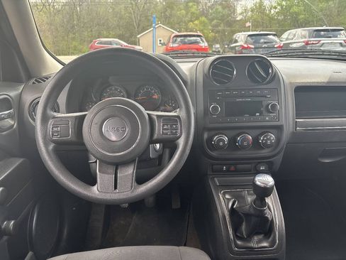 Used 2015 Jeep Patriot Sport FWD image 16