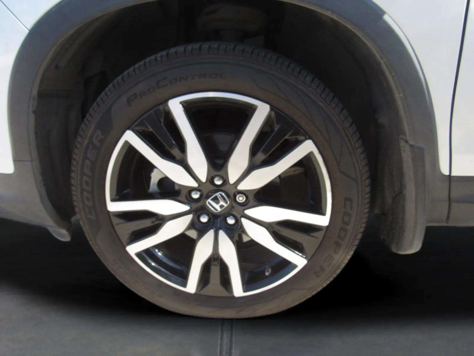 Used 2021 Honda Pilot Touring image 5