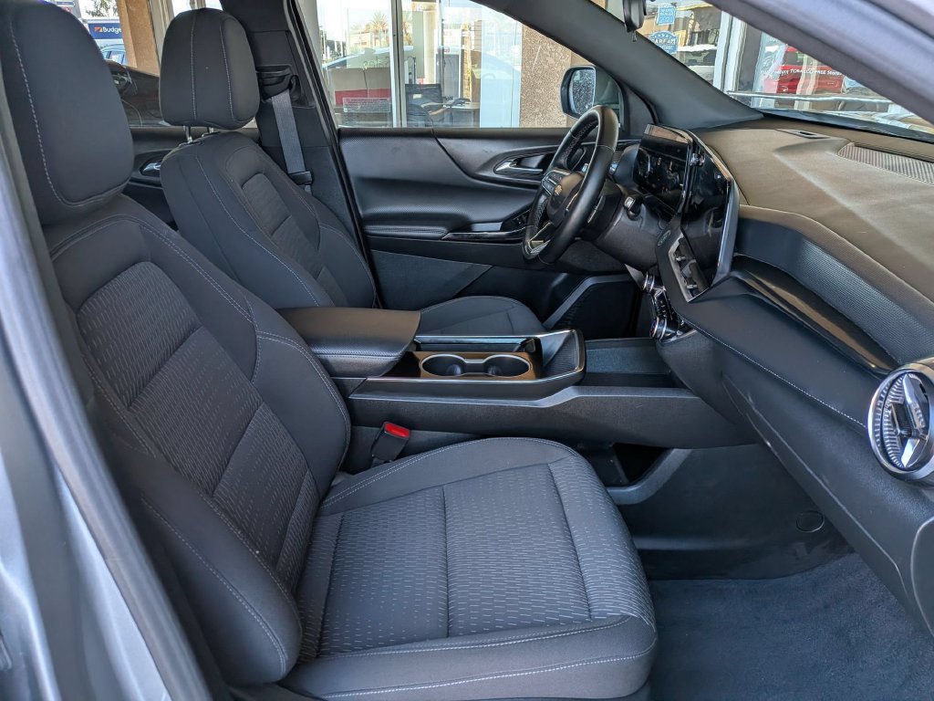 Used 2025 Chevrolet Equinox LT AWD/4WD image 30