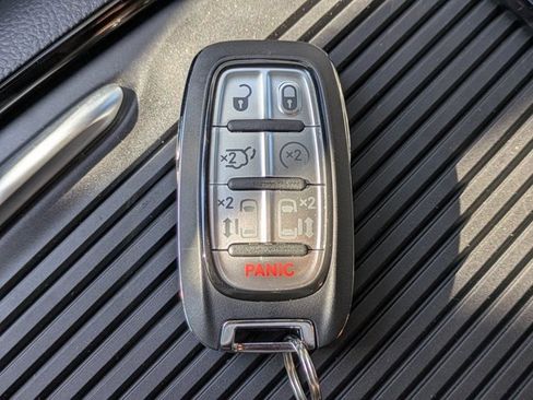 New 2026 Chrysler Pacifica Limited w/ S Appearance Package image 26