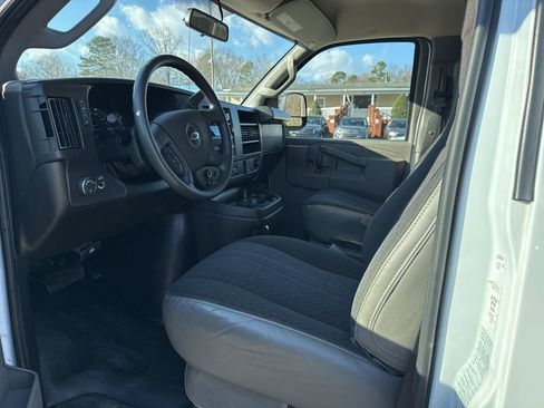 Used 2024 Chevrolet Express 2500 w/ Driver Convenience Package image 9