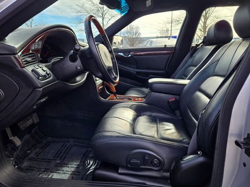 Used 2000 Cadillac De Ville DTS w/ Safety/Security Pkg image 21