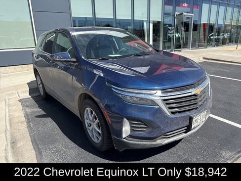 Used 2022 Chevrolet Equinox LT image 2