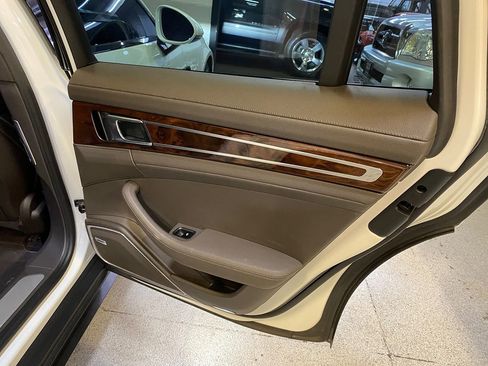 Used 2017 Porsche Panamera 4S AWD/4WD image 37