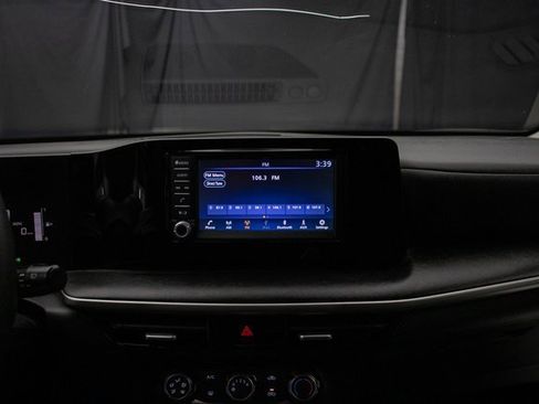 Used 2025 Nissan Kicks S image 24