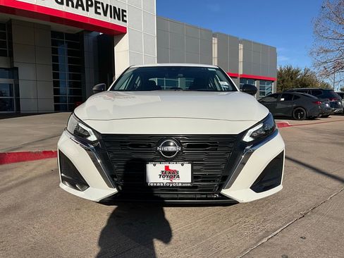 Used 2025 Nissan Altima 2.5 SV image 4