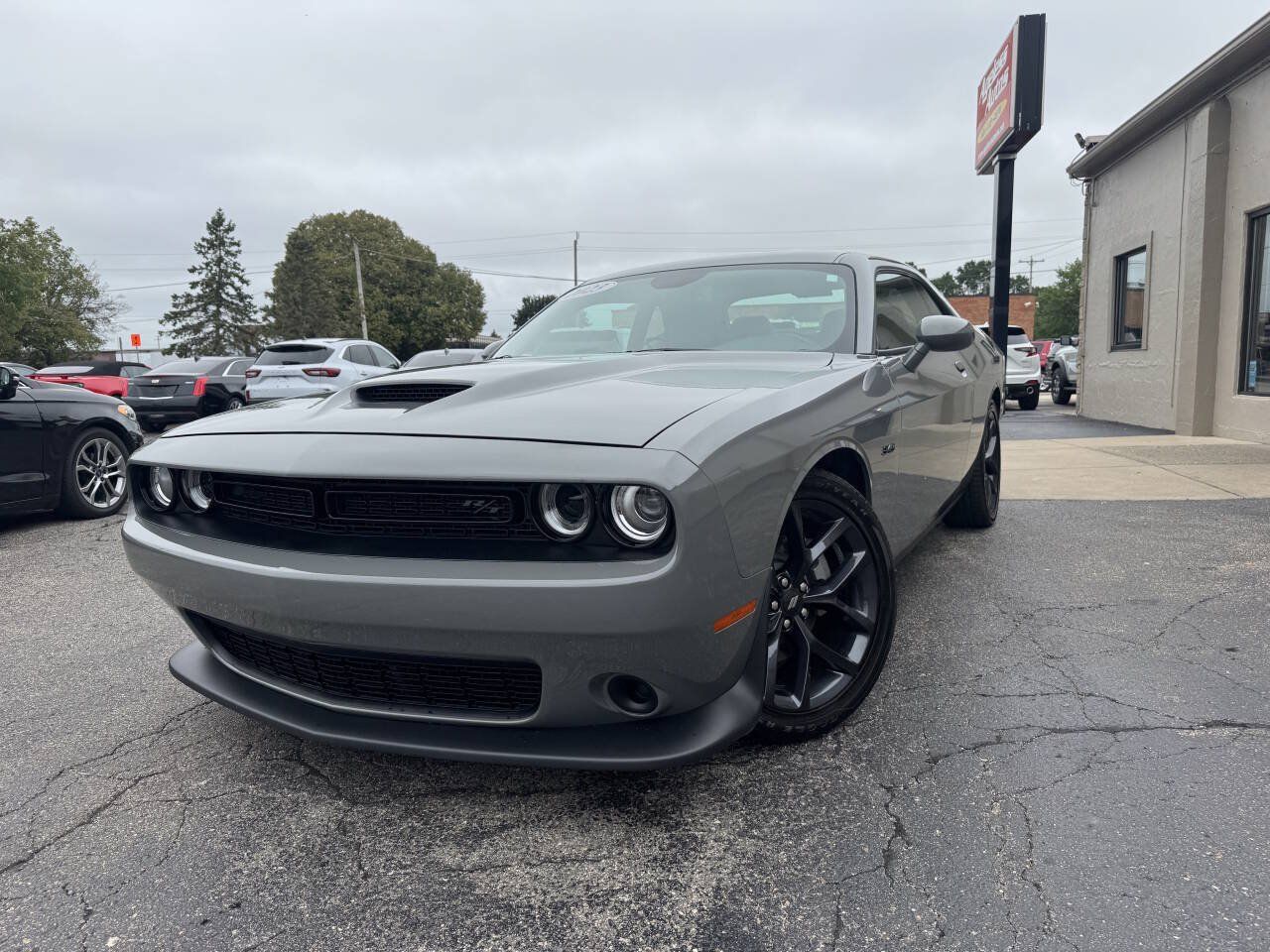 Used 2023 Dodge Challenger R/T w/ Blacktop Package RWD image 2