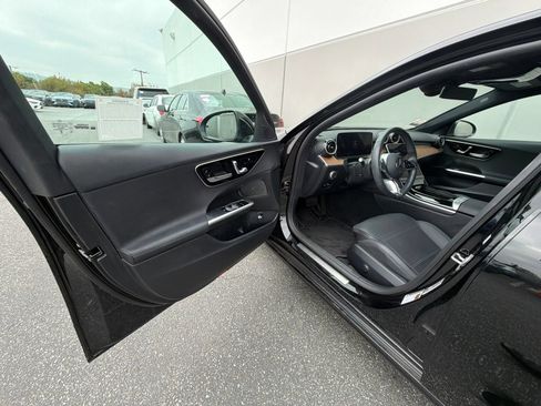 Used 2024 Mercedes-Benz C 300 Sedan image 8