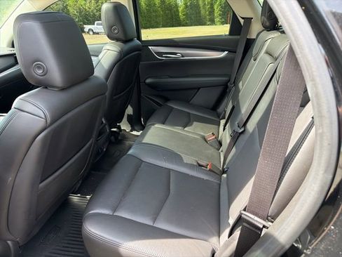 Used 2019 Cadillac XT5 Luxury AWD/4WD image 16