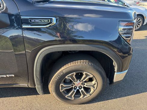 Used 2025 GMC Sierra 1500 SLT AWD/4WD image 8