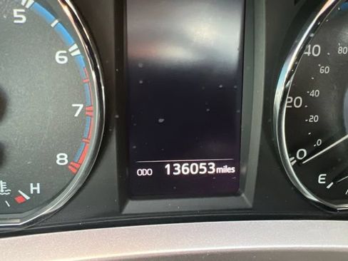 Used 2018 Toyota RAV4 Limited FWD image 6