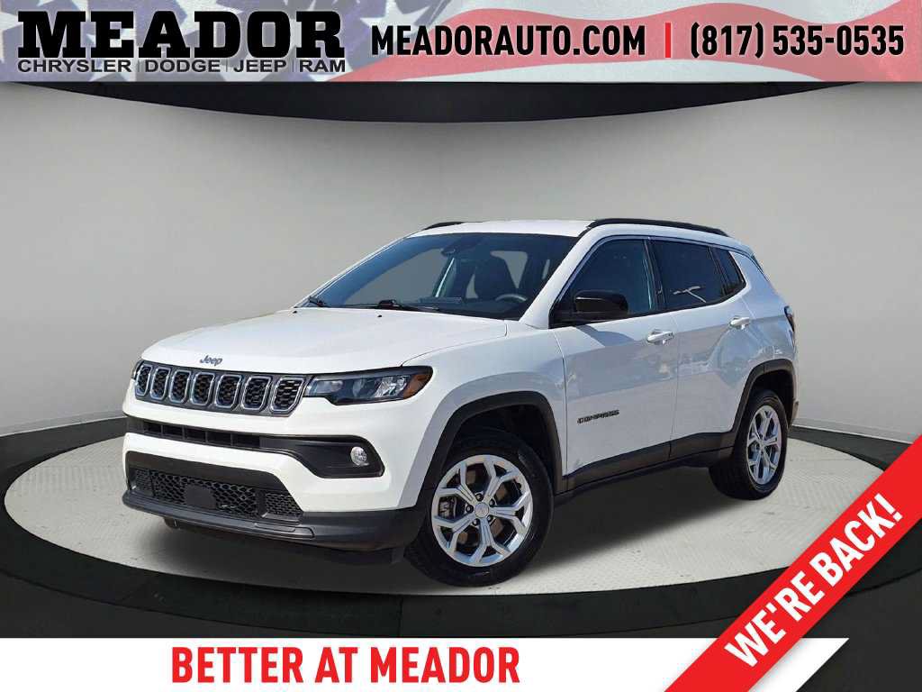 Used 2024 Jeep Compass Latitude AWD/4WD image 1