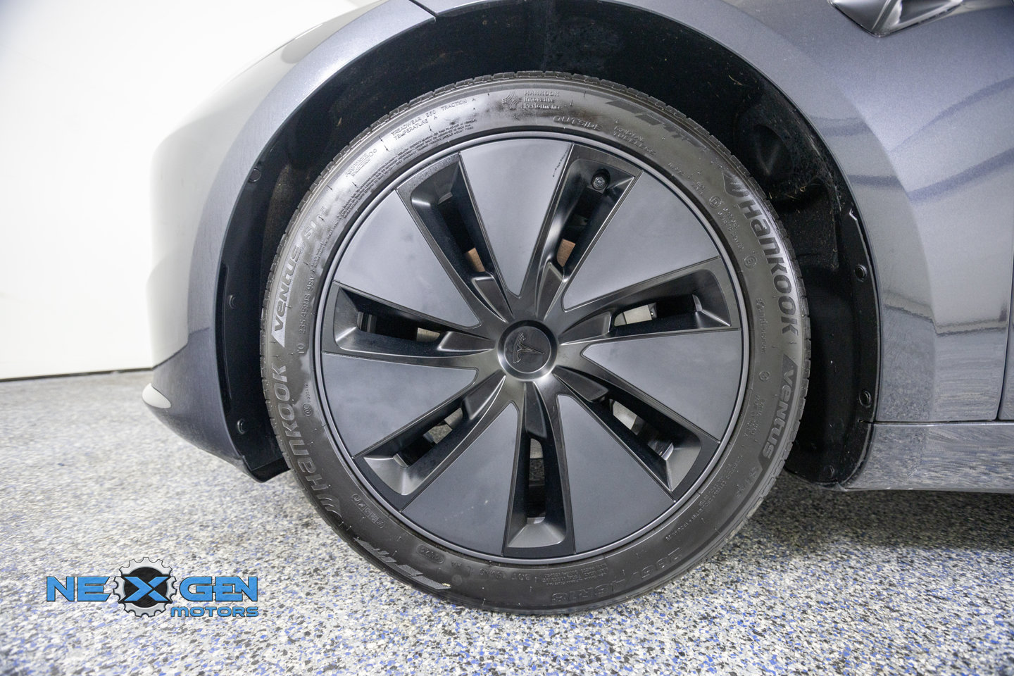 Used 2025 Tesla Model 3 Long Range AWD/4WD image 44