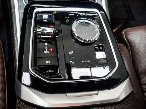 Used 2023 BMW 760i xDrive 760i xDrive w/ Parking Assistance Package image 23