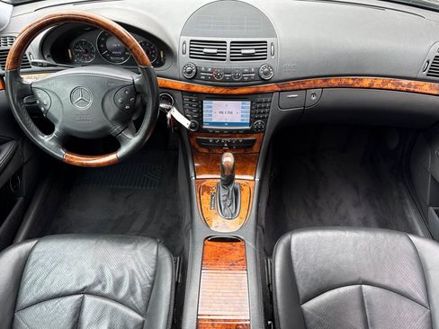 Used 2005 Mercedes-Benz E 320 Sedan image 14
