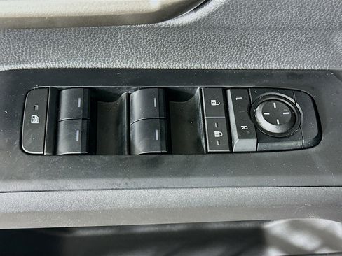 Used 2025 Toyota Tacoma TRD Off-Road image 15