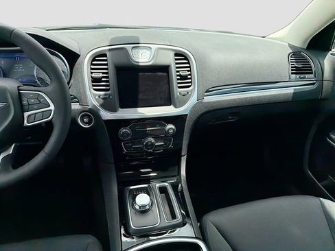 Used 2023 Chrysler 300 Touring w/ Sport Appearance Package RWD image 18