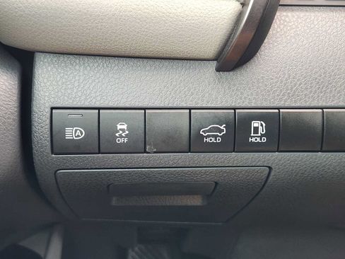 Used 2019 Toyota Camry XLE FWD image 21