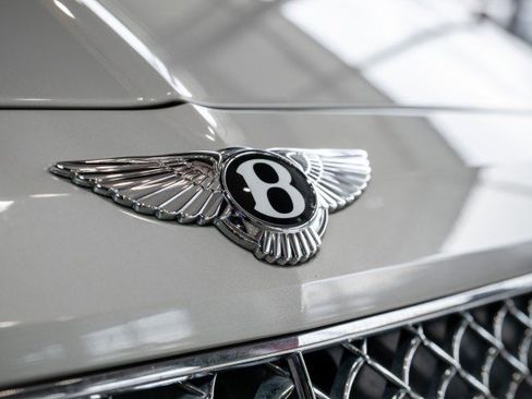 Used 2018 Bentley Bentayga image 65