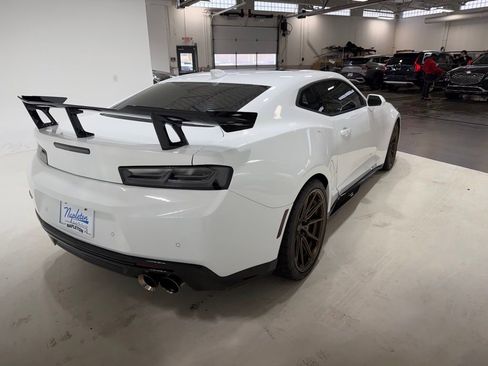 Used 2018 Chevrolet Camaro ZL1 RWD image 13