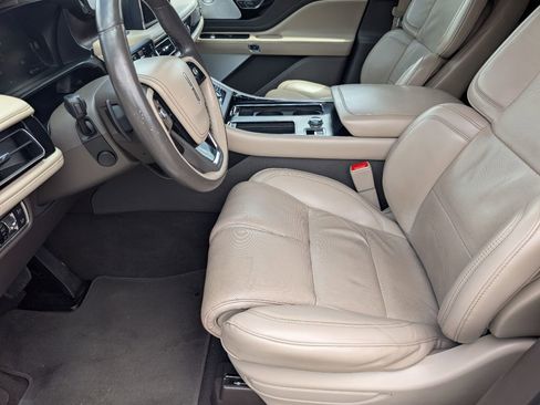 Used 2020 Lincoln Aviator Reserve w/ Equipment Group 201A RWD image 8