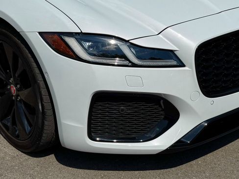 Used 2021 Jaguar XF R-Dynamic SE image 81