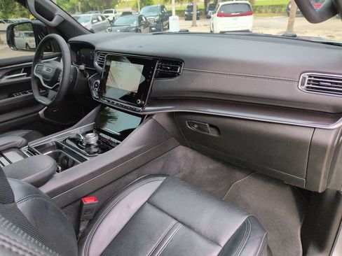 Used 2024 Jeep Wagoneer 4WD image 25