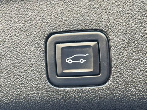 Used 2022 GMC Yukon Denali image 14