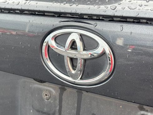 Used 2021 Toyota RAV4 XLE Premium AWD/4WD image 32