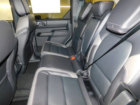 New 2025 Ford Bronco Outer Banks w/ Sasquatch Package image 13