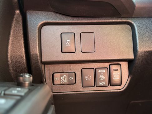 Used 2023 Toyota Tacoma TRD Off-Road w/ Technology Package image 21