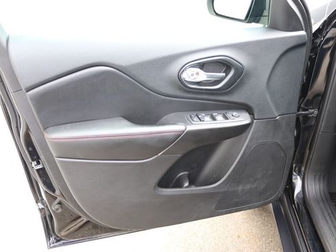 Used 2021 Jeep Cherokee Trailhawk AWD/4WD image 24