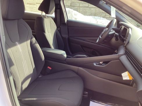 New 2026 Hyundai Elantra SEL Sport FWD image 16
