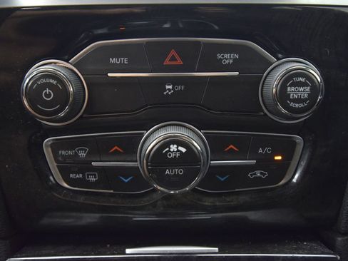 Used 2018 Chrysler 300 Limited AWD/4WD image 26