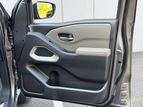 Used 2022 Nissan Frontier SV RWD image 37