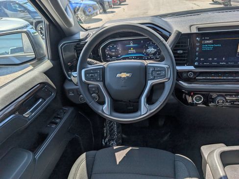 Used 2023 Chevrolet Silverado 1500 LT AWD/4WD image 16
