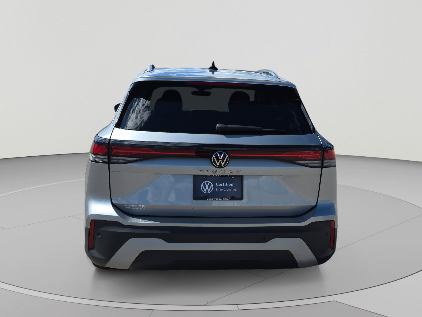 Used 2026 Volkswagen Tiguan S FWD image 4